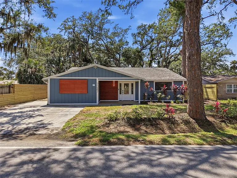 7247 Oelsner St — Photo 2