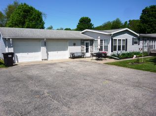 3122 Long Lake Rd, Reading, MI 49274