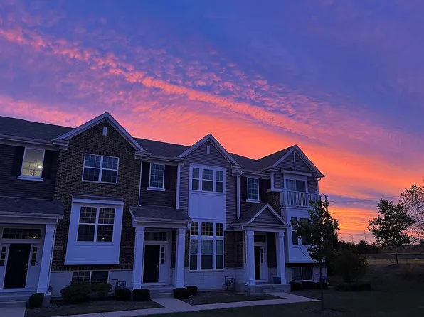 2933 Madison Dr, Naperville, IL 60564