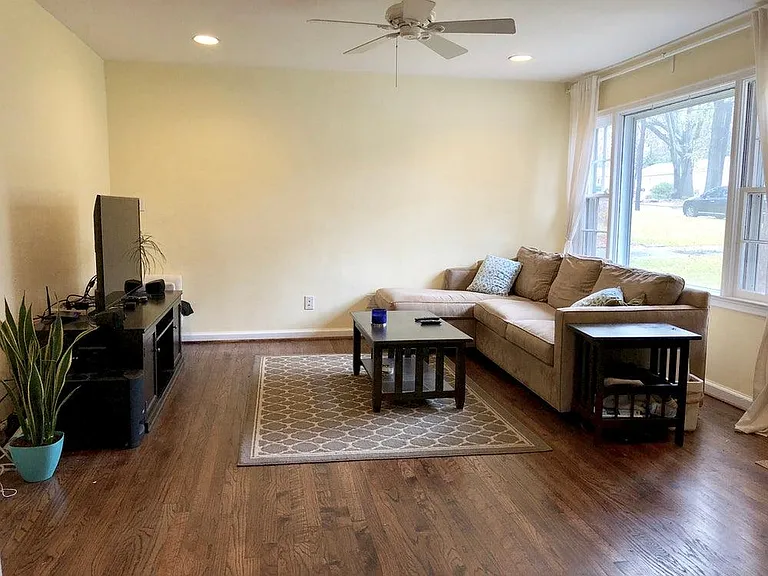 1676 Bristol Dr NE — Photo 8