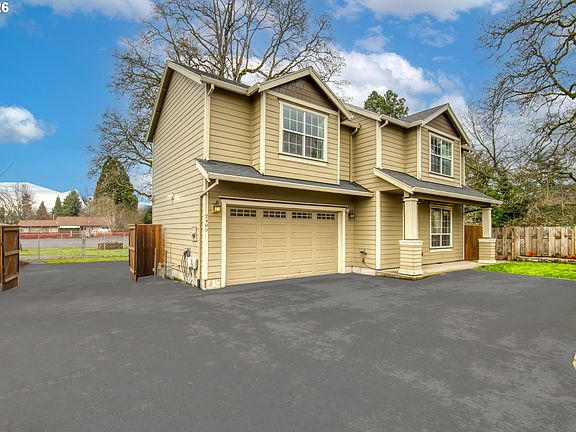 2nd image of 2409 SE Oak Grove Blvd