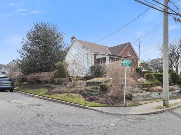 45 Wolfle St Floor 2, Glen Cove, NY 11542