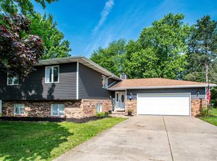 324 Pinecrest Dr, Metamora, IL