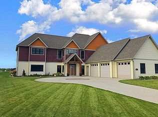 4493 Beach Ln S, Fargo, ND 58104
