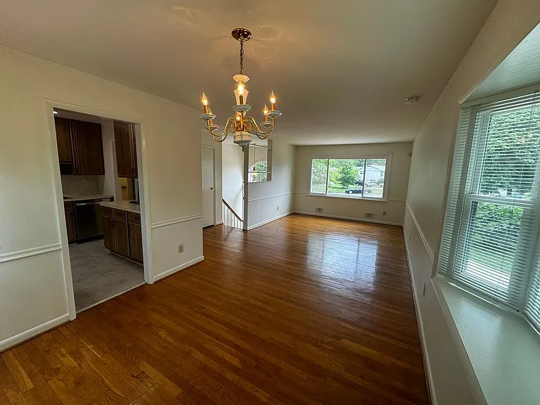 2508 Saint John Pl — Photo 17