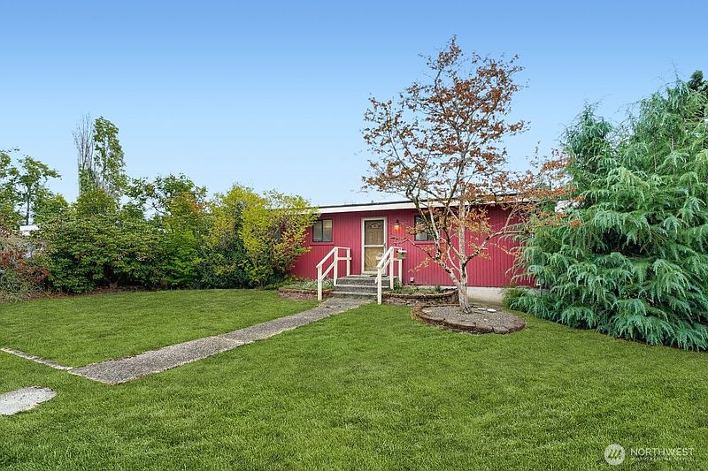 3rd image of 12524 13th Avenue SW