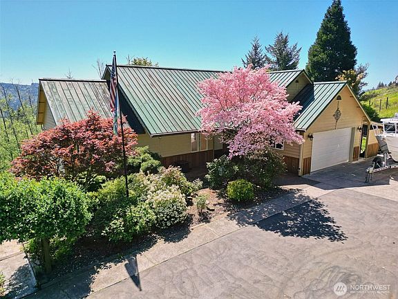 3rd image of 440 Fredrickson