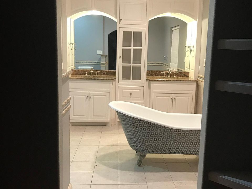 1st image of 123 San Chez Dr
