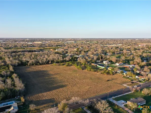 2308 Pleasant Green Dr, Victoria, TX 77901