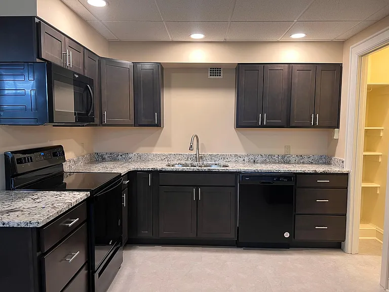 Newly remodeled kitchen.