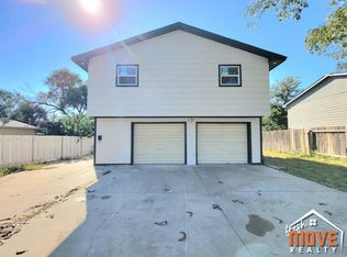 716 Howerton Pl, Garden City, KS 67846
