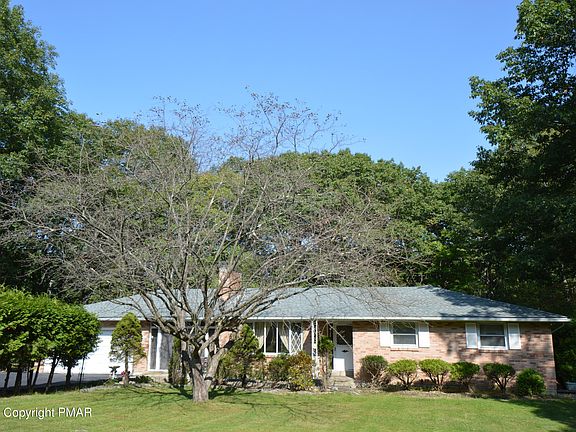 3rd image of 84 Crestwood Dr