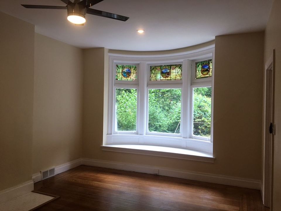 1st image of 721 Chislett St #1