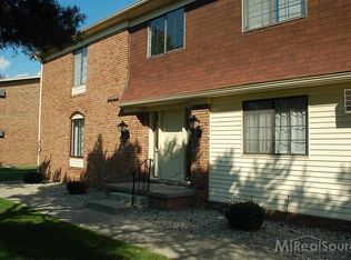 1900 River Rd APT D3, Marysville, MI 48040