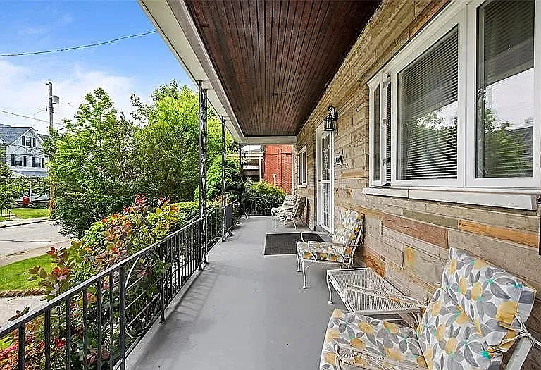 414 S Evaline St #B — Photo 2
