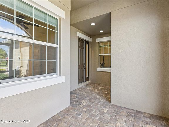 4th image of 8164 Loren Cove Dr