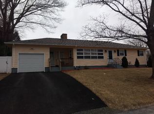 12 Algonquin Trl, Cranston, RI 02921