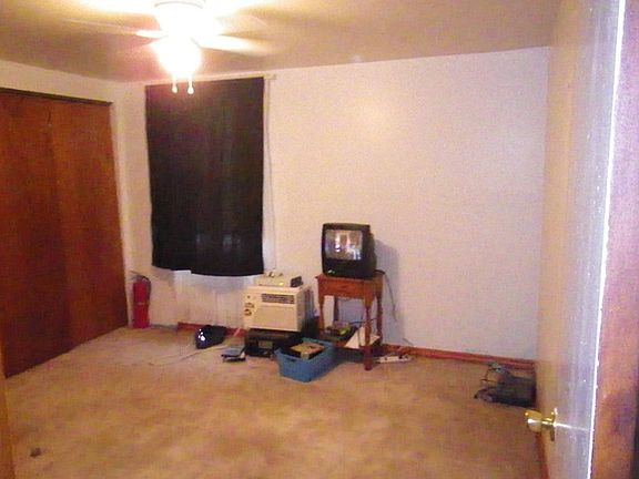 5th image of 2411 Lovell Ave
