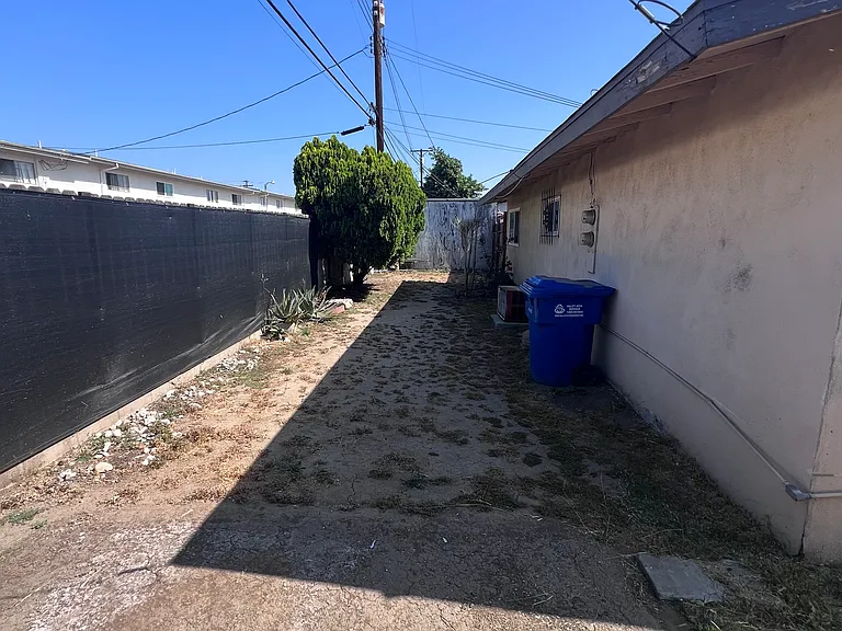 1829 Aileron Ave — Photo 23