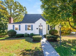 49 Rosedale St, Fairfield, CT 06824