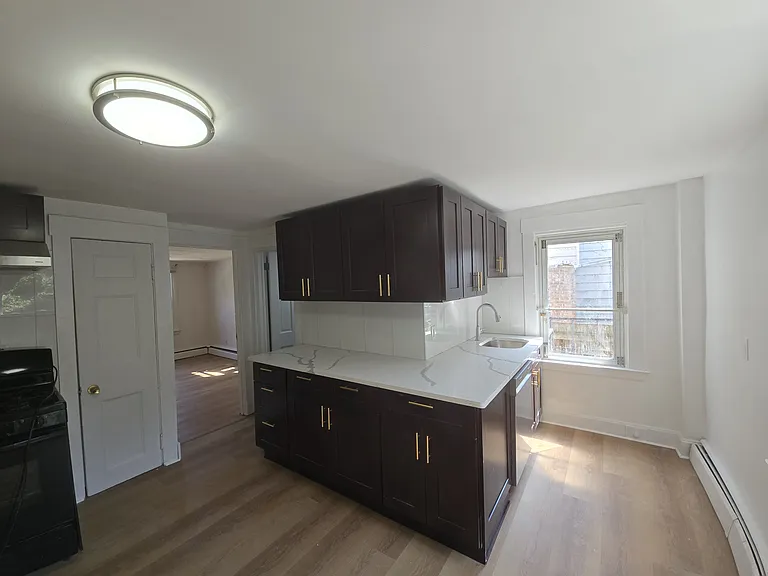 86 Emerson St #1 — Photo 6