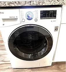 Rented by R New York