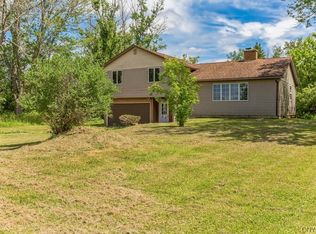 2104 Angling Rd, Corfu, NY 14036