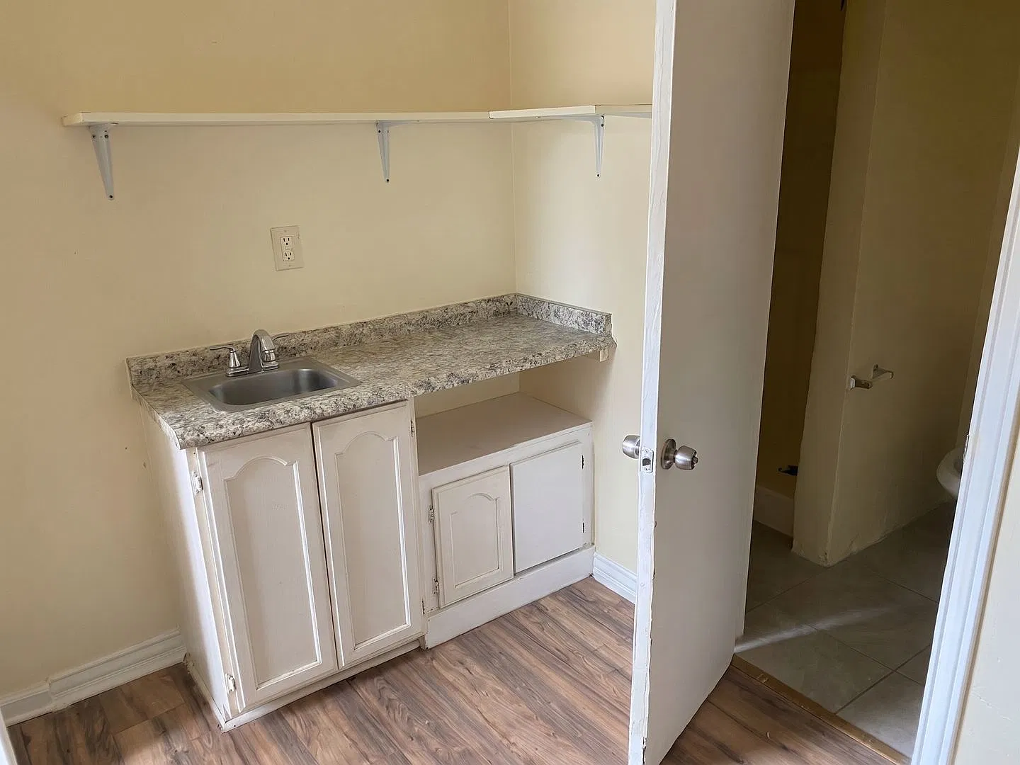 Studio, 1.0 bath, 154 sqft, $1,150 — Photo 4