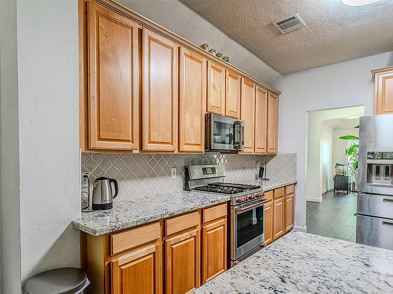 19402 Bear Meadow Ln — Photo 12