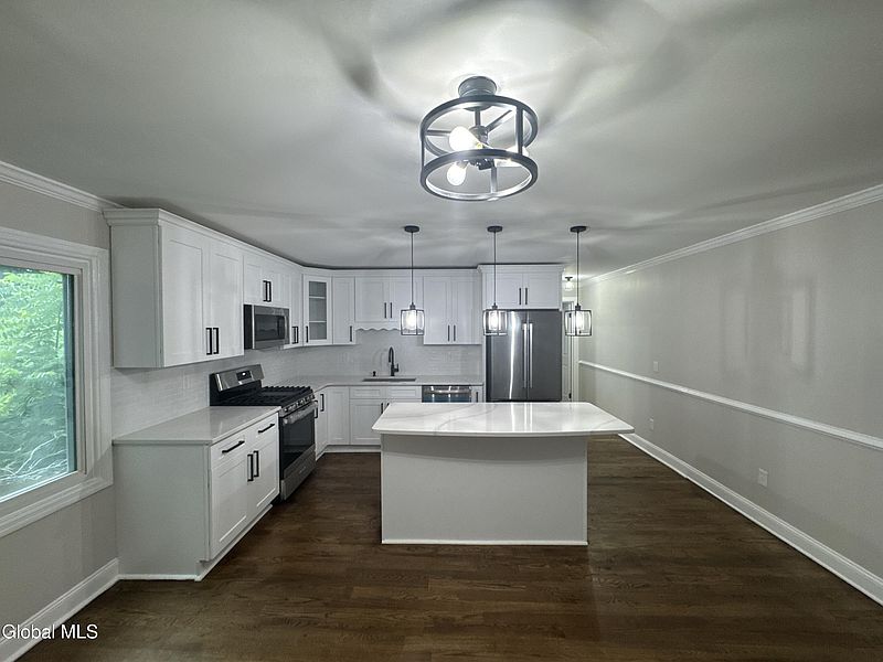 4th image of 417 Albany Shaker Road