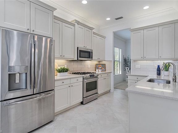 2nd image of 4063 Aspen Chase DR