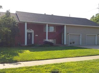 4211 Vicksburg St, Hutchinson, KS 67502
