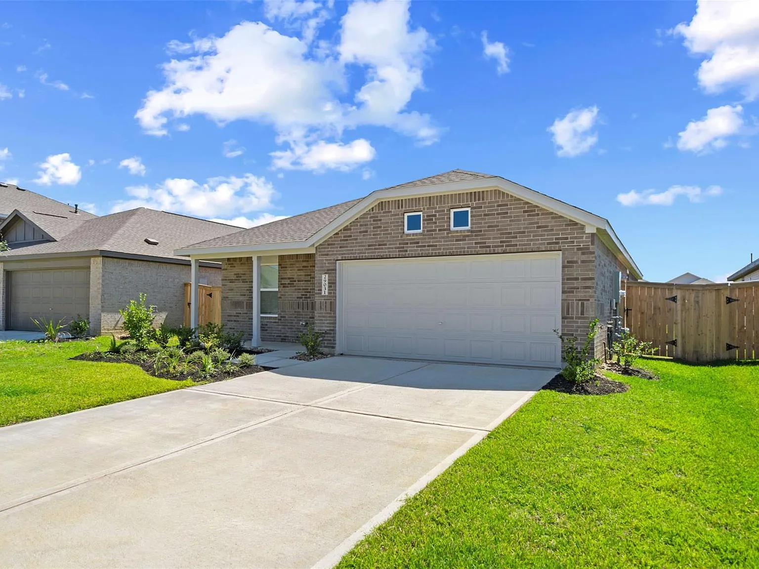 3 bed, 2.0 bath, 1318 sqft, $1,795 — Photo 3