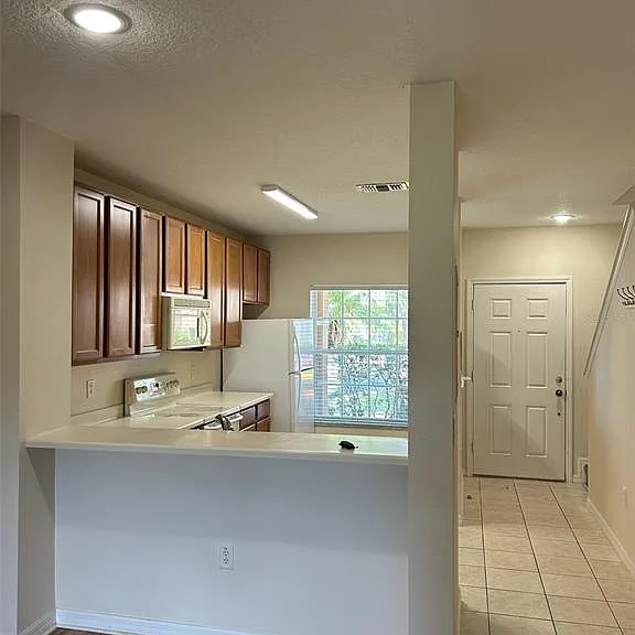 765 Chelsea Dr — Photo 9