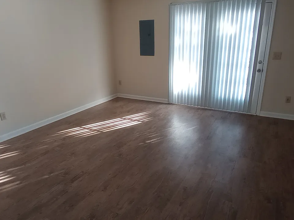 322 Dennison Ct