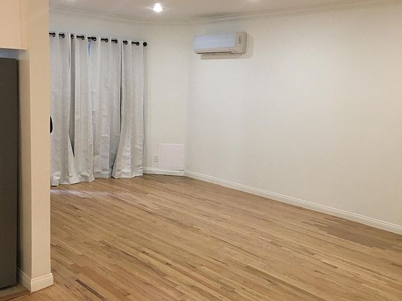 4th image of 1047 Lincoln Blvd APT 10