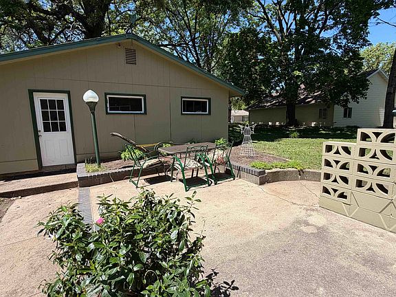 4th image of 402 15th St