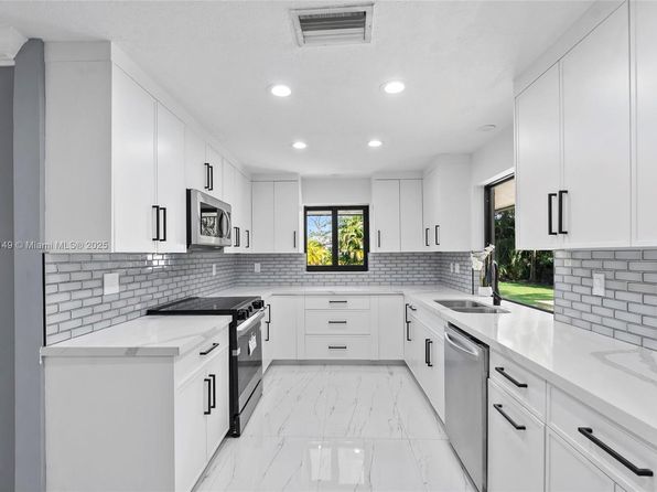 11965 SW 15th Ct, Fort Lauderdale, FL 33325