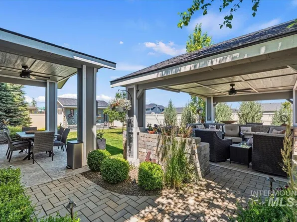 6070 E Canyon Crossing Dr, Nampa, ID 83687