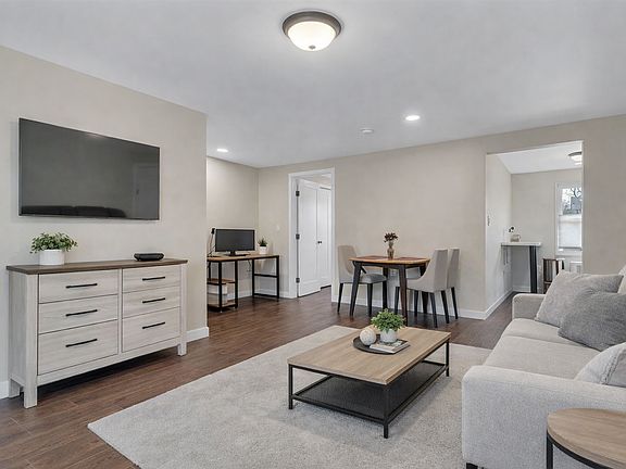 3rd image of 102A Hastings Ave