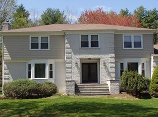 8 Birch Ct, Marlboro, NJ 07746