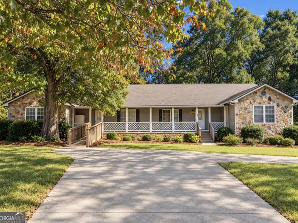 109-111 Lackawanna Trl, Ellenwood, GA 30294