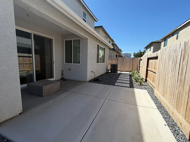 3031 N Martin St — Photo 6