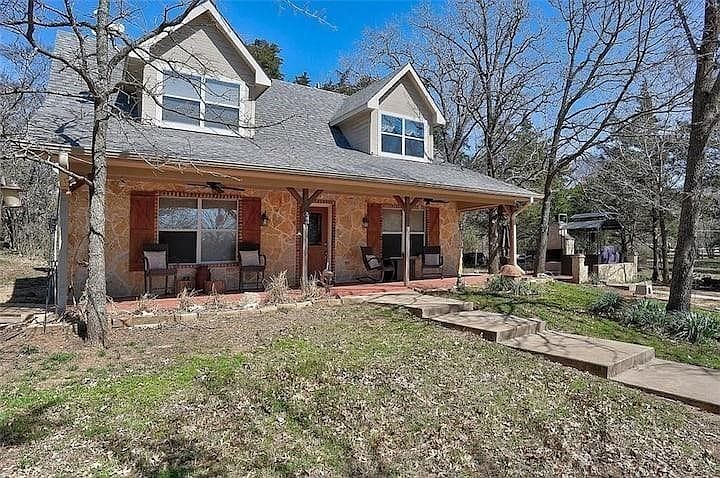 1st image of 233 Castle Dr