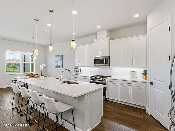 4th image of 3099 Avalonia Dr