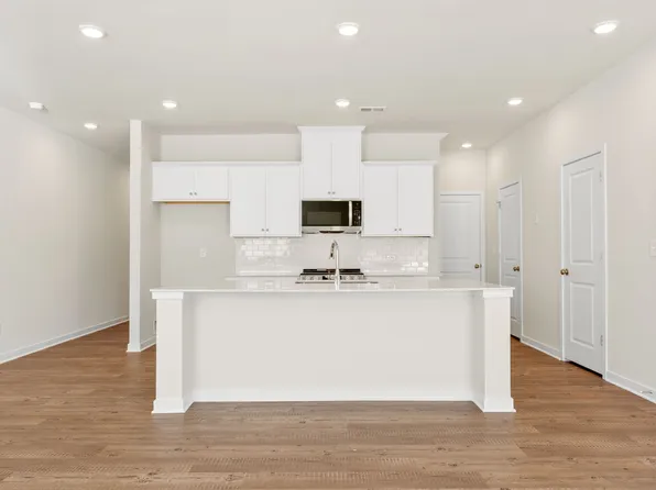 7429 Quinn Pl, Flowery Branch, GA 30542