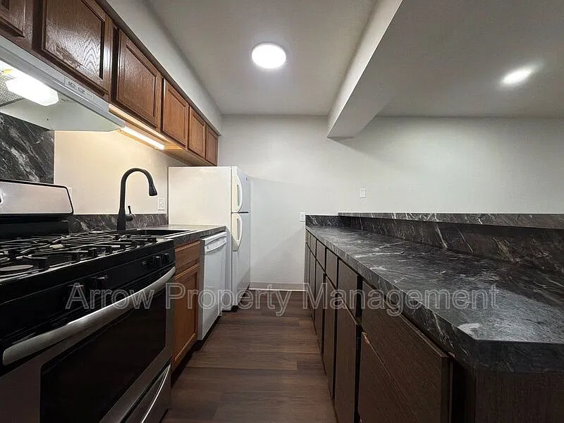 1 bed, 1.0 bath, 640 sqft, $755 — Photo 3
