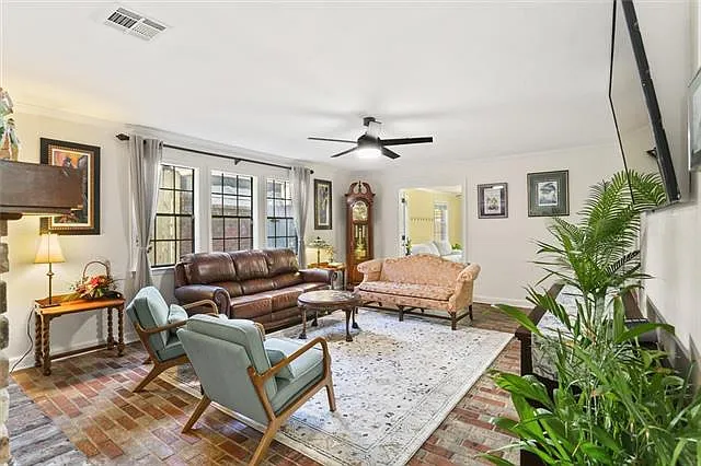 4521 Taft Park — Photo 4