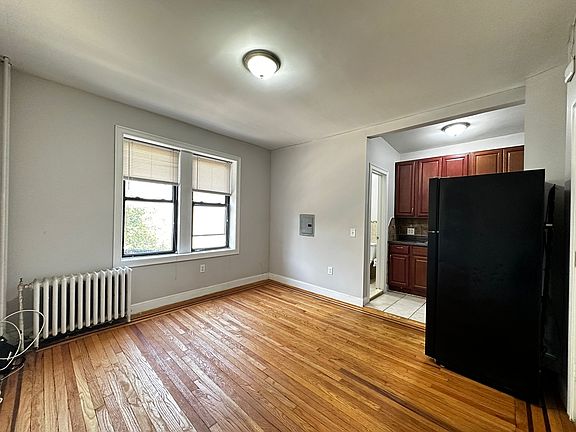 3rd image of 503 Baldwin Ave #33