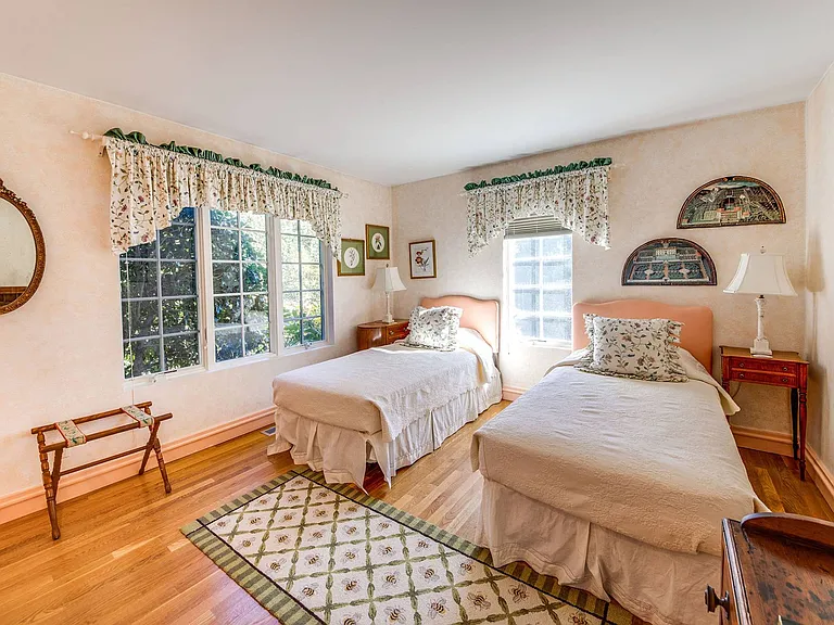 52 Ocean Ave — Photo 18